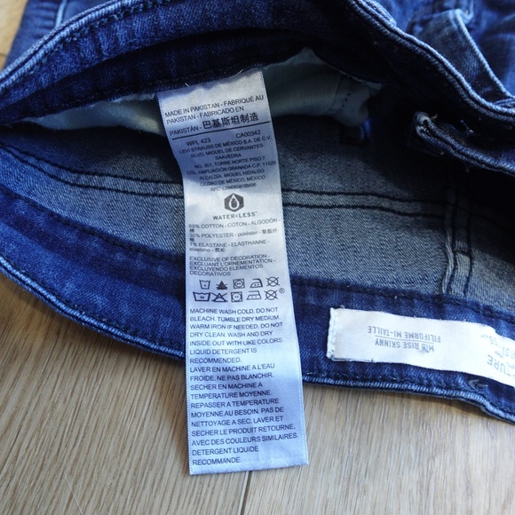 Levi’s Signature Mid Rise Skinny Jeans Women’s 10M (W30 L30) Dark Wash Stretch D - Picture 4 of 5